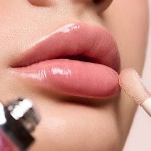 TONIRANI SJAJ ZA POVEĆANJE VOLUMENA USANA